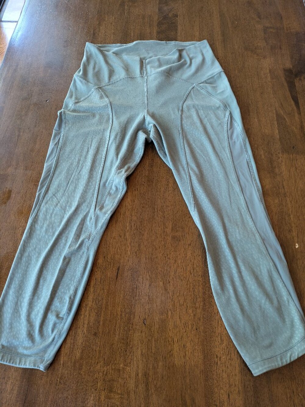 Sage / Olive Green Lululemon Women’s Leggings – Size 12